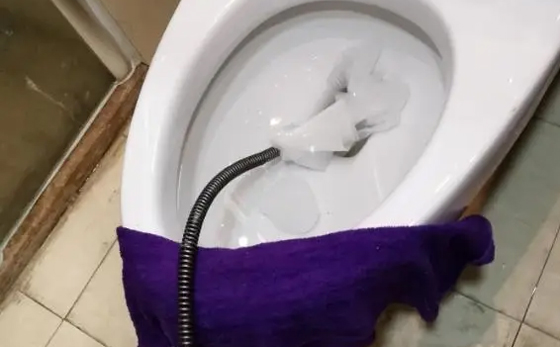 华南热作学院马桶疏通